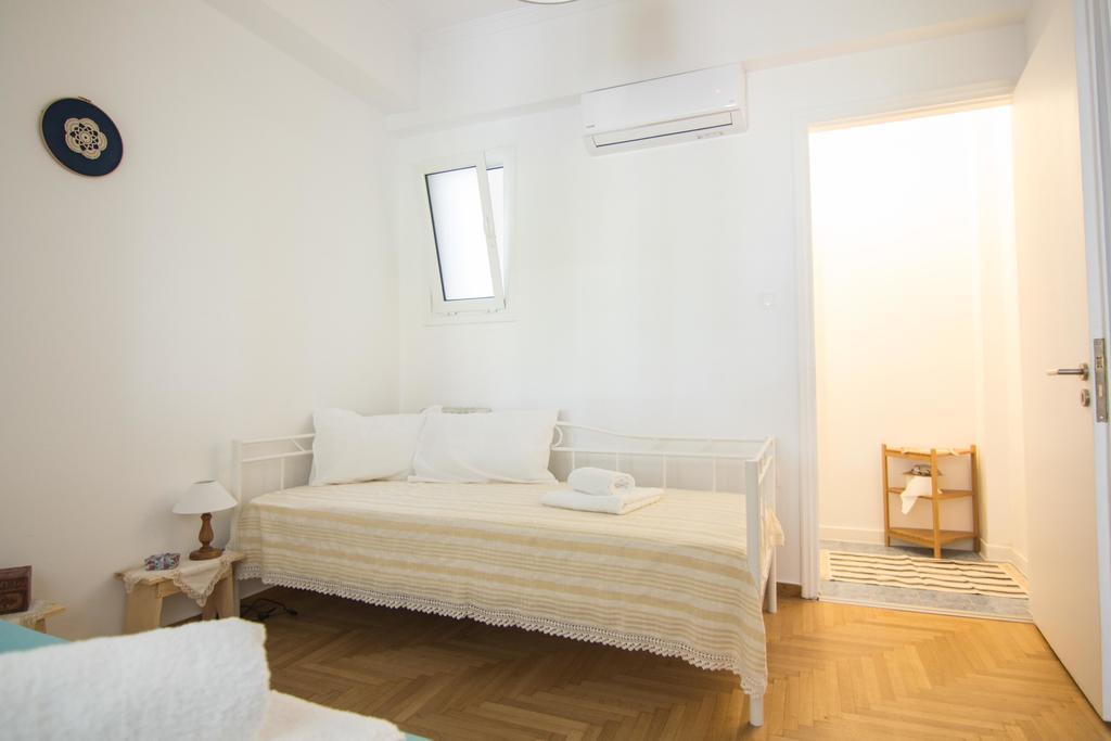 Athenian Blue - Family Apt 5' Minutes From Acropolis Museum Экстерьер фото