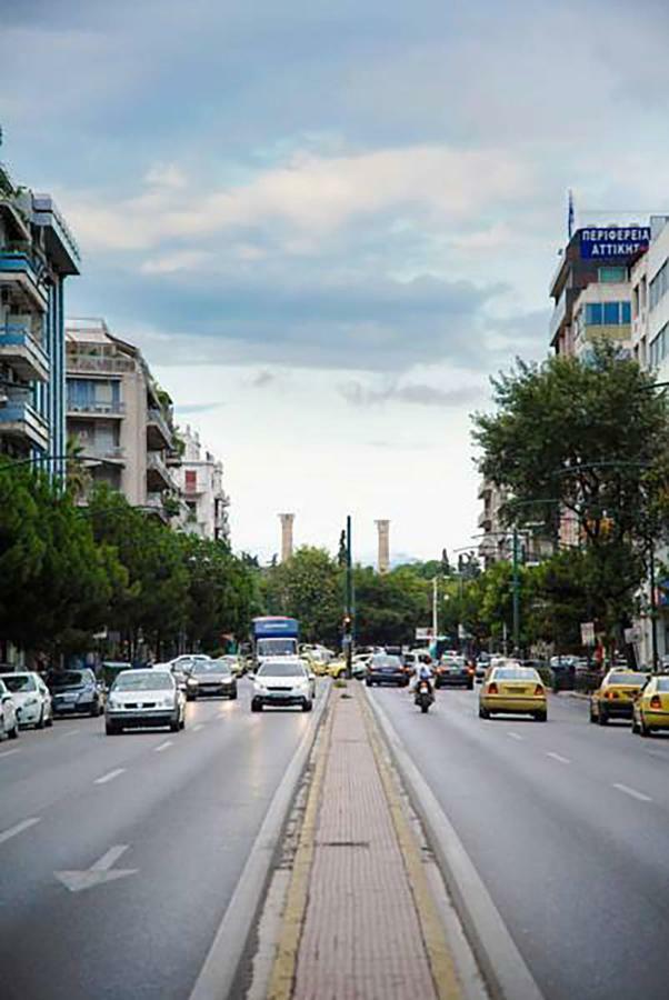 Athenian Blue - Family Apt 5' Minutes From Acropolis Museum Экстерьер фото